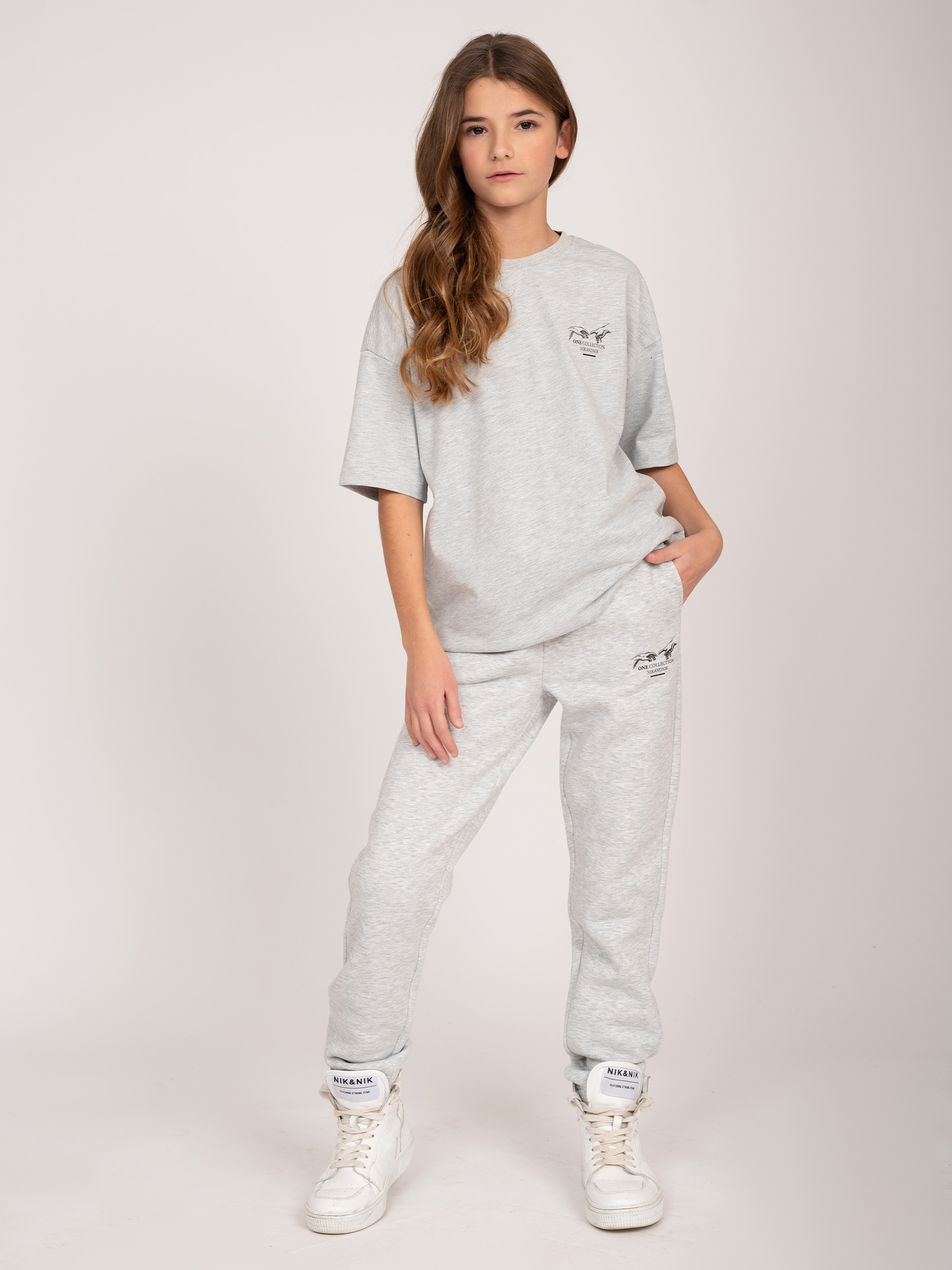 Mid rise sweatpants with graphic print